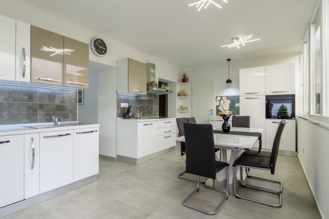 House Niko Apartment Kastela Bagian luar foto