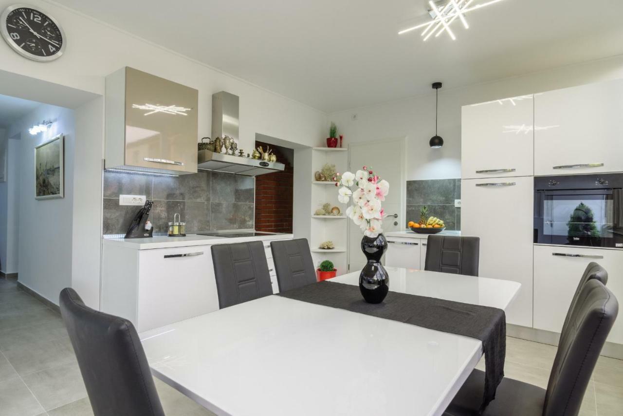 House Niko Apartment Kastela Bagian luar foto