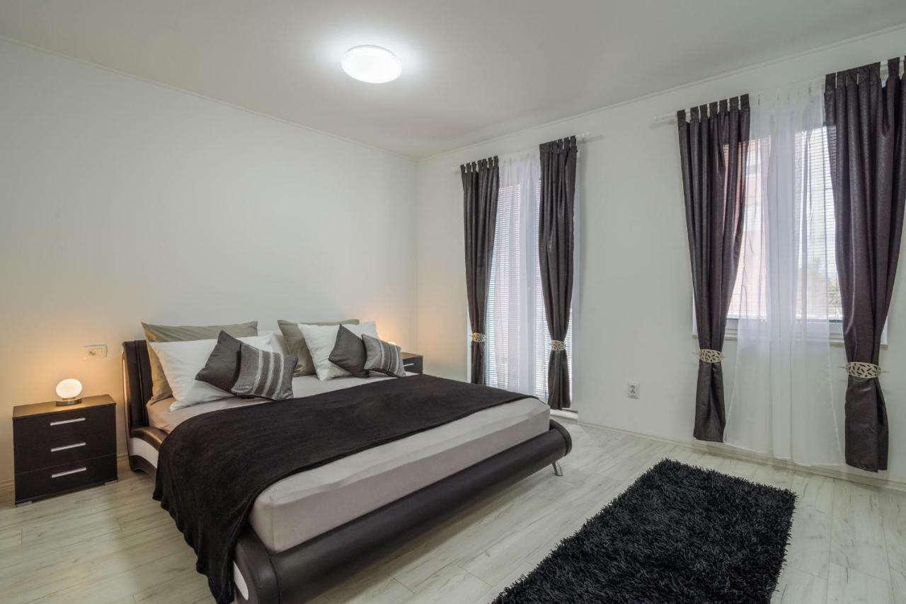 House Niko Apartment Kastela Bagian luar foto